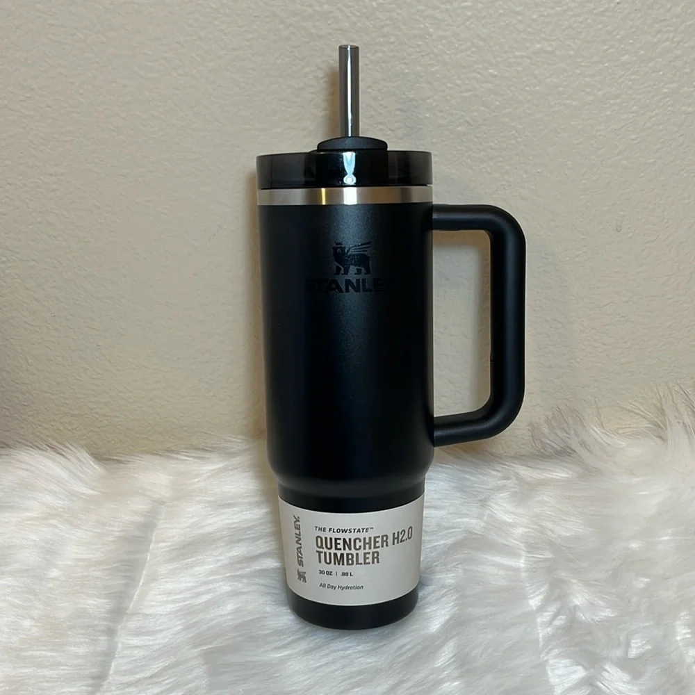 NWT Stanley Tumbler Quencher H2.0 Black 30oz Travel Cup - Picture 1 of 8